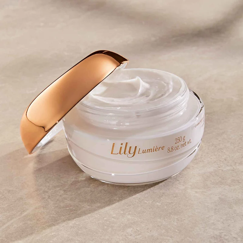Crema hidratante Satinada Corporal Lily Lumière 250g