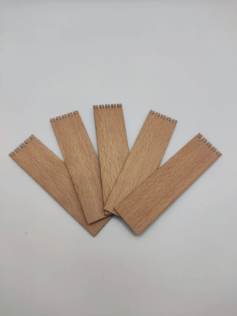 MECHAS DE MADERA CON CORAZONCITOS