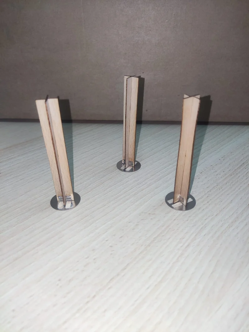 MECHAS DE MADERA EN CRUZ