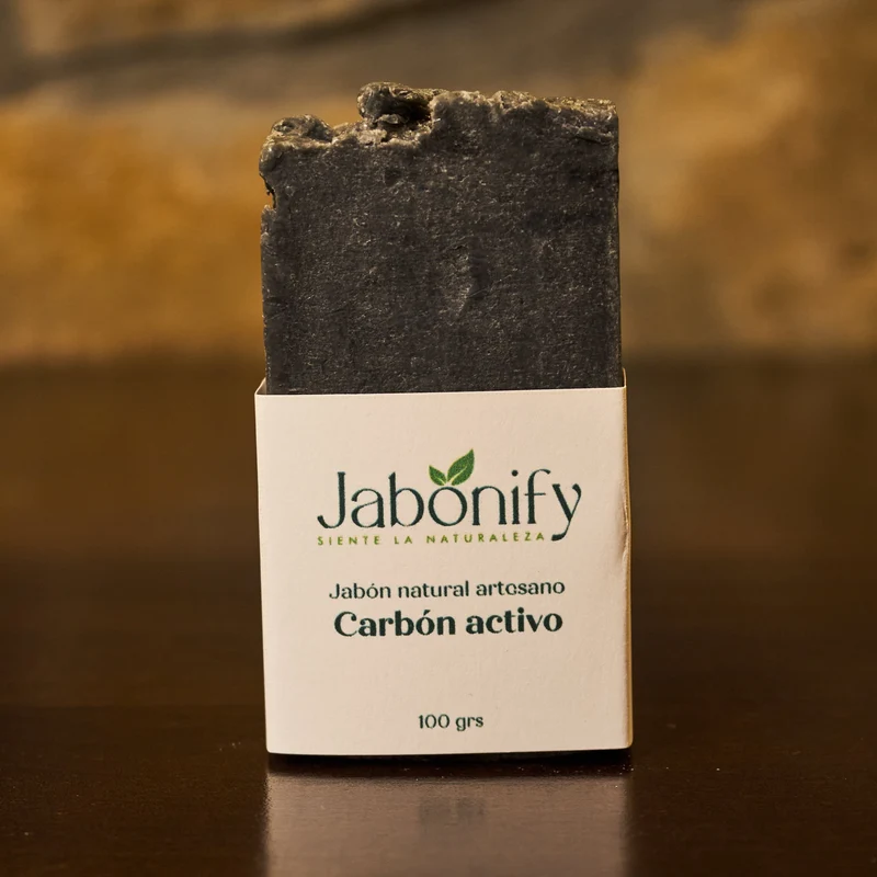 Jabón de carbón activo