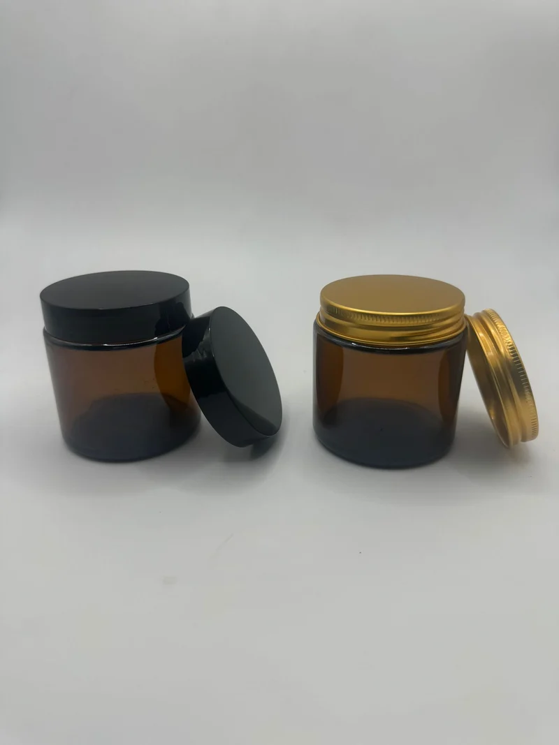 Tarro ámbar con tapa de 100 ml (Tapa negra o dorada)